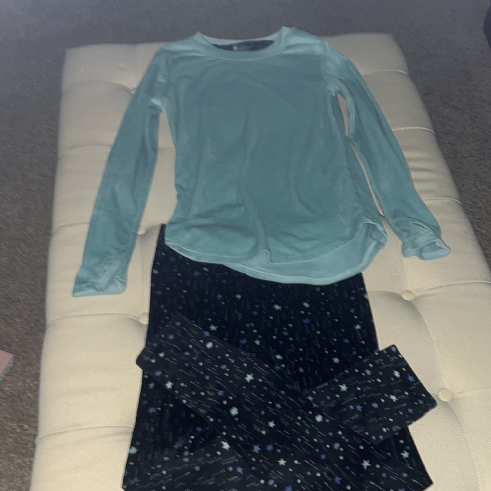 ClimateRight Women’s  2 piece set ,size Small